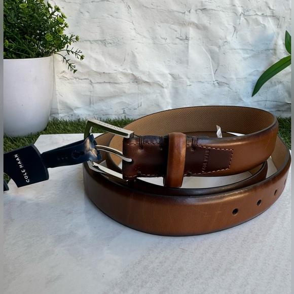 Cole Haan
Men's Harrison Grand Leather Belt Tan New with tags - Picture 3 of 12